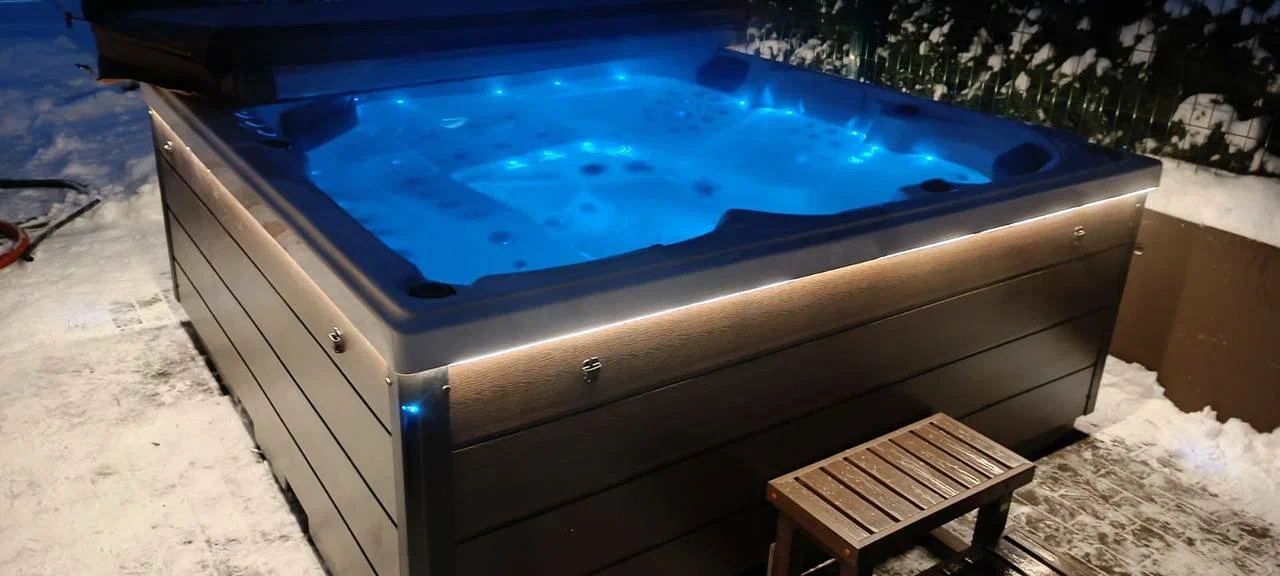 Доставка гидромассажного спа-бассейна Lovia Spa L508 в Павловский Посад.