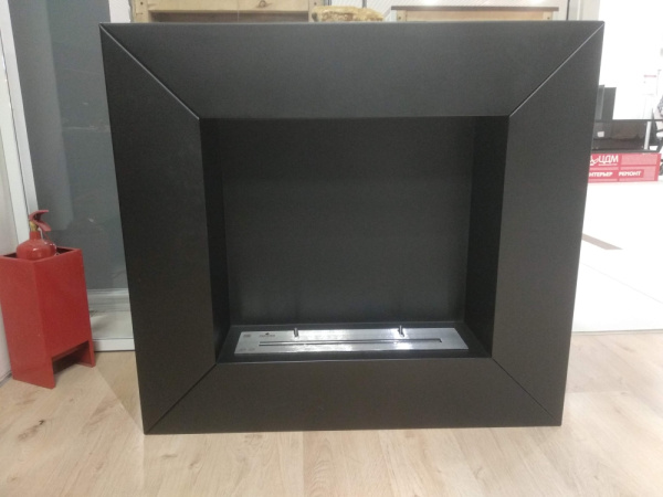 Биокамин в металлическом портале Firezo Kvadro